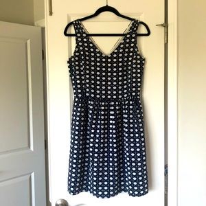 Navy and white Vineyard Vines Dress size 4